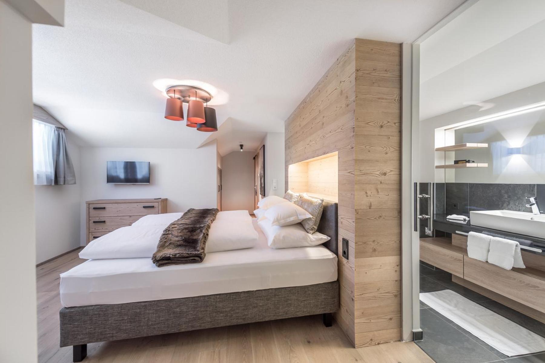 The Secret Soelden Hotel Room photo